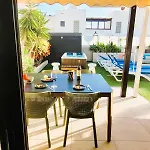 With Heated Pool & Jacuzzi וילה *