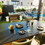 With Heated Pool & Jacuzzi פלאיה בלנקה