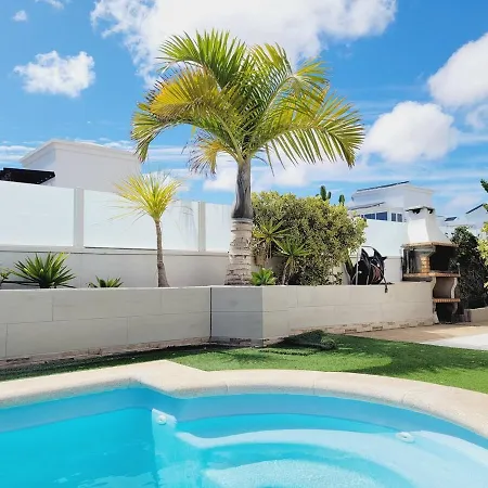 Villa With Heated Pool & Jacuzzi