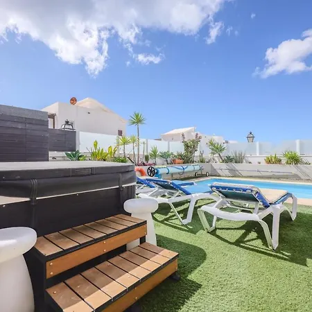 With Heated Pool & Jacuzzi Villa