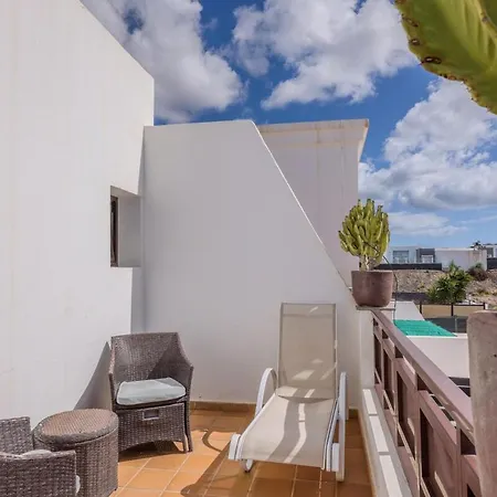 With Heated Pool & Jacuzzi Villa *