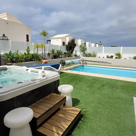 With Heated Pool & Jacuzzi * 普拉亚布兰卡