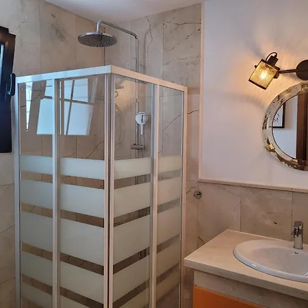 With Heated Pool & Jacuzzi Вилла *