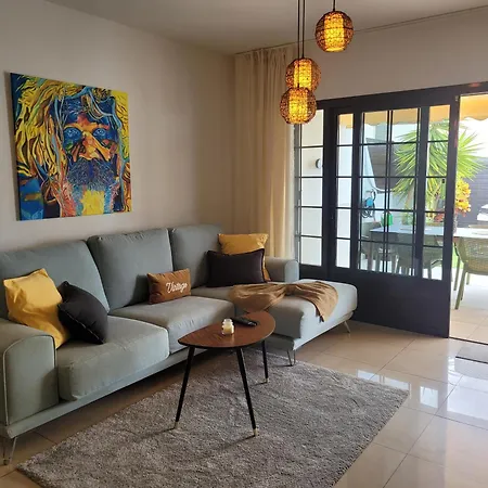 With Heated Pool & Jacuzzi Вилла Коста Бланка