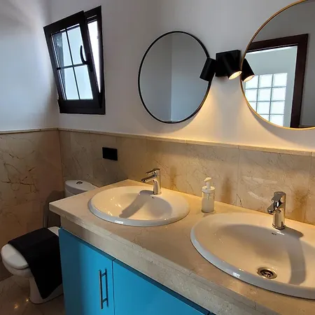 With Heated Pool & Jacuzzi Коста Бланка