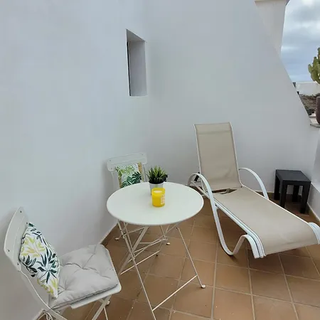 With Heated Pool & Jacuzzi Вилла