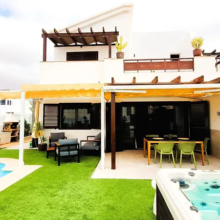 Villa Vista With Heated Pool & Jacuzzi *