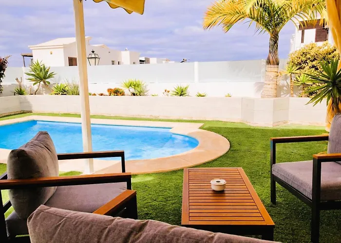 빌라 With Heated Pool & Jacuzzi