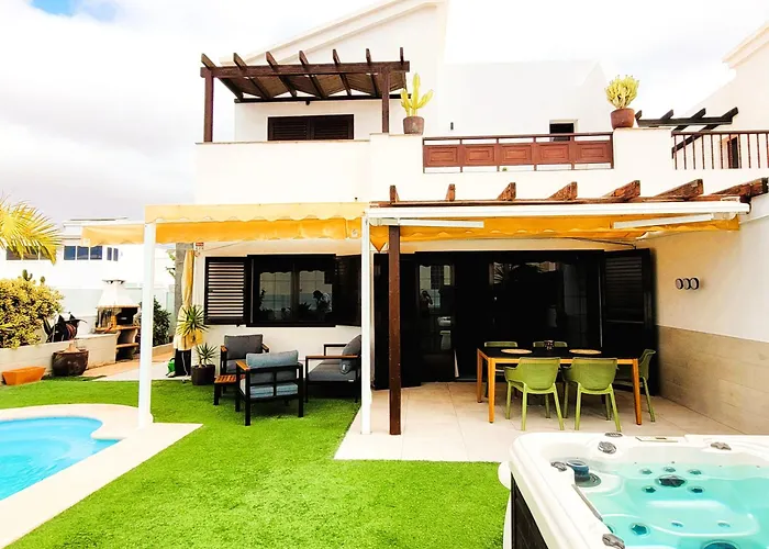 빌라 With Heated Pool & Jacuzzi *